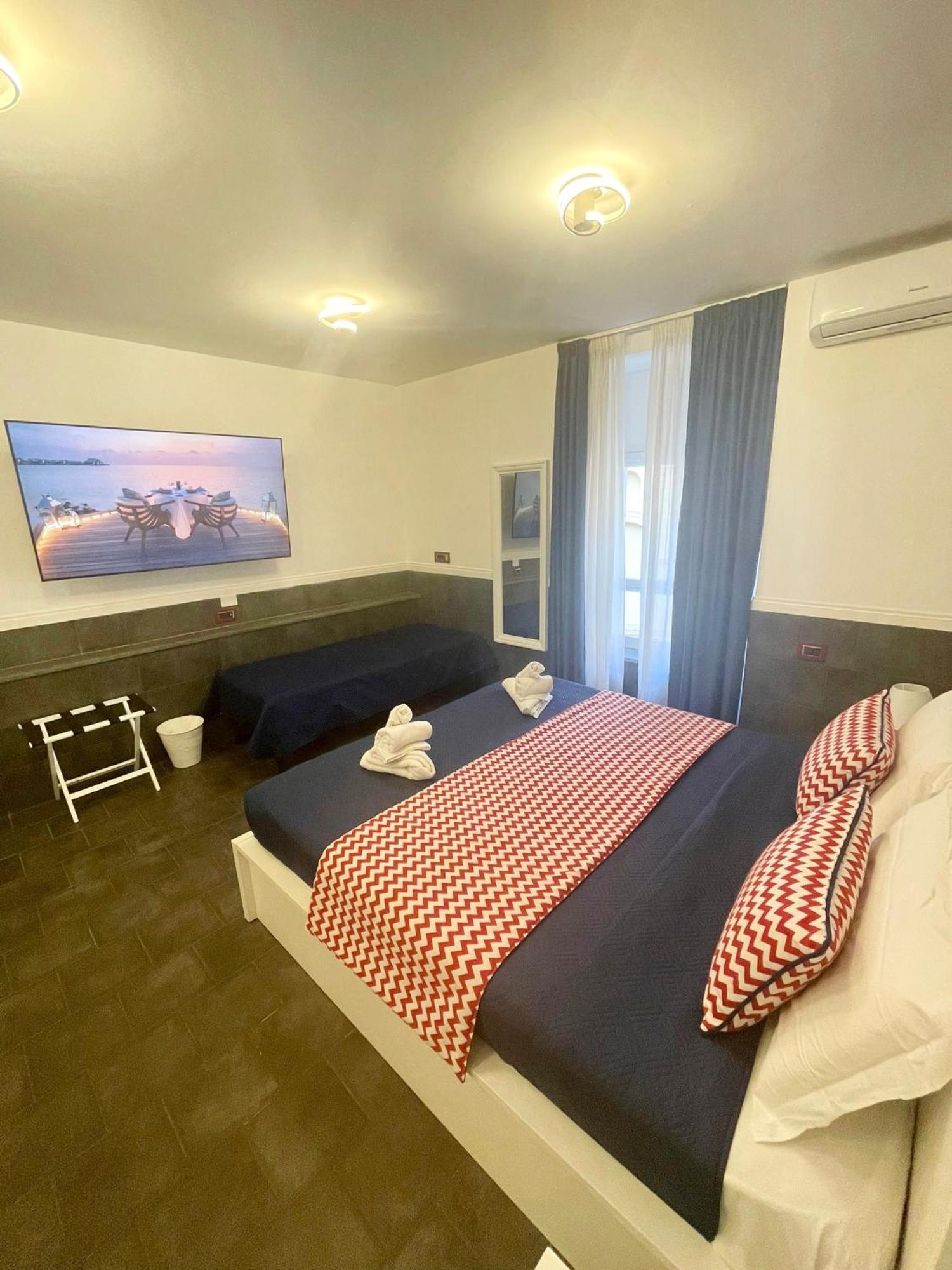 Yacht Club Angioino Hotel เนเปิลส์ ภายนอก รูปภาพ